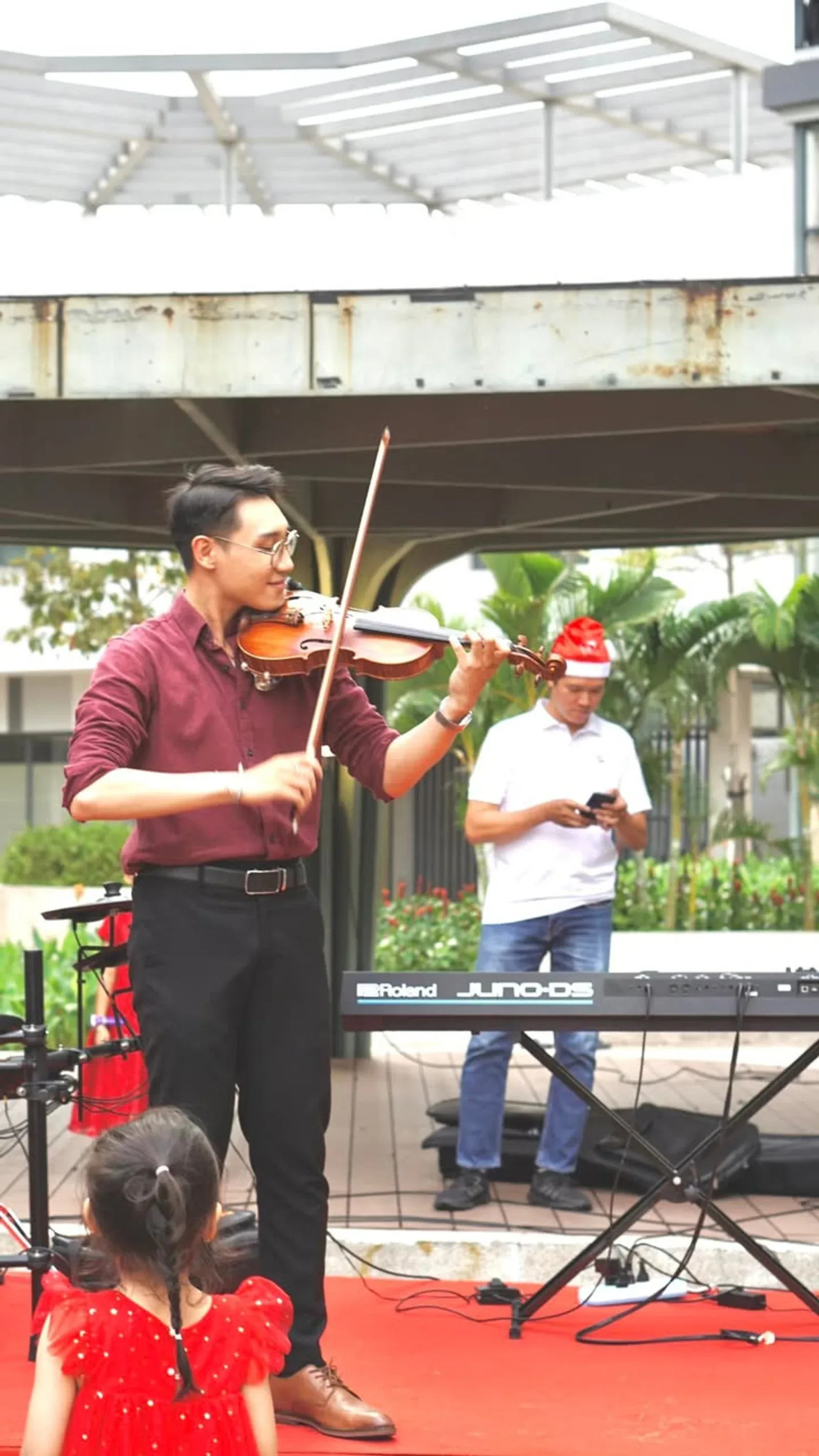 CHRISTMAS PERFORMANCE diễn ra đêm qua 23.12 với thật nhiều cảm xúc chắc chắn sẽ để lại trong chúng ta những kỉ niệm thật đẹp